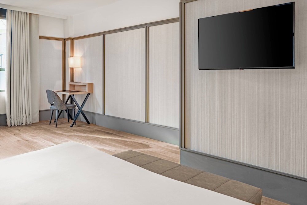 Superior Room, 1 King Bed