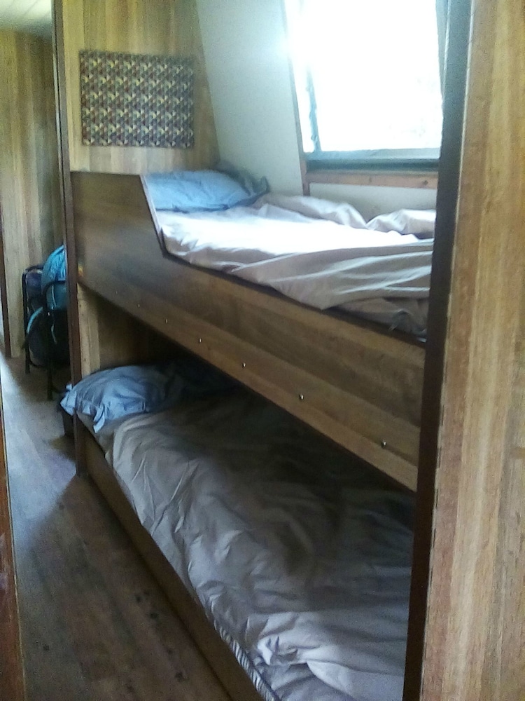 Cabin, 2 Bedrooms (Narrow Boat) photo 1