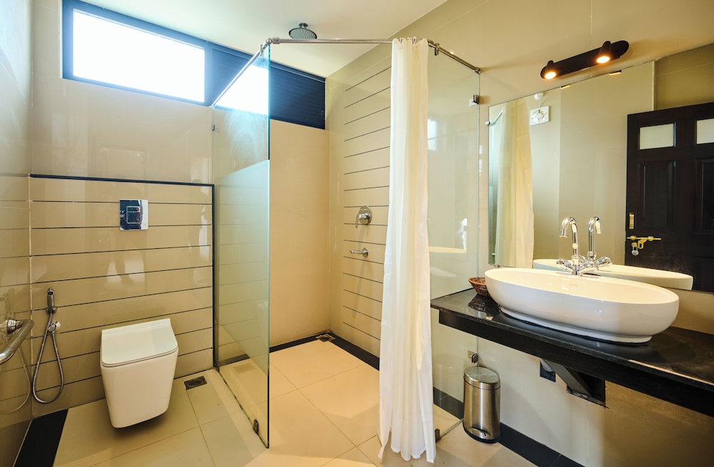 Luxury Double Room, Balcony, Hill View photo 3