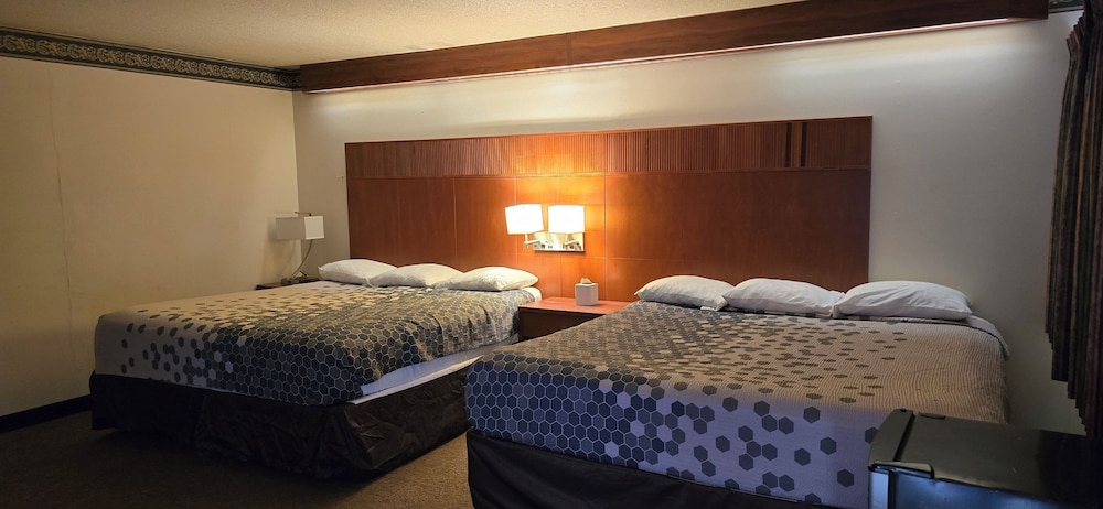 Basic room , 2 King Beds