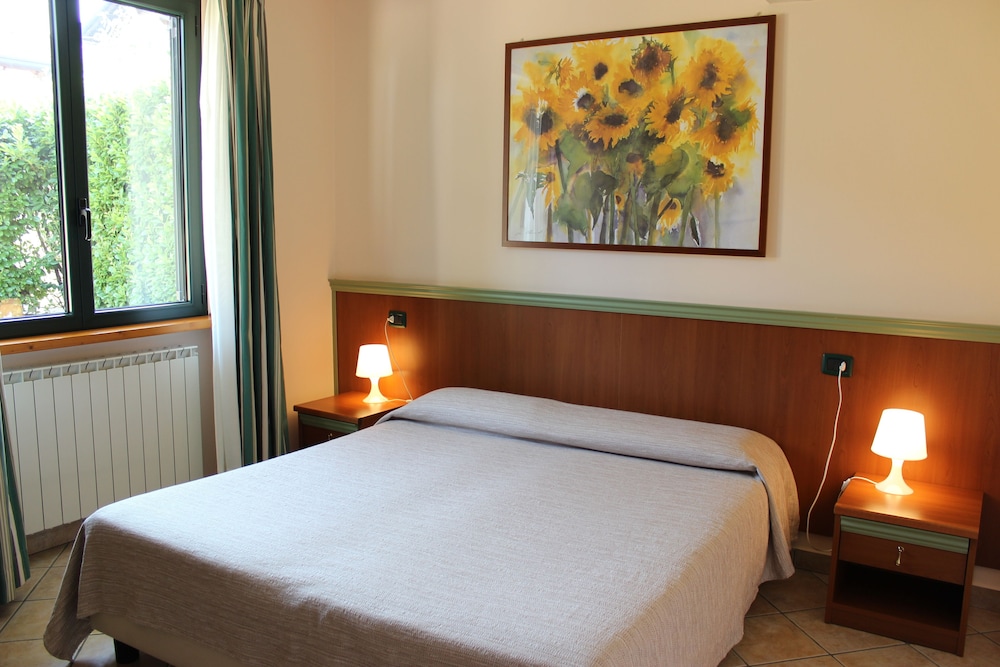 Suite - Photo 1