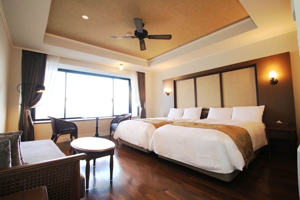 Ocean View Vista Luxury Twin on First floor, Italian Dinner, Non Smoking(Adventure World ticket)