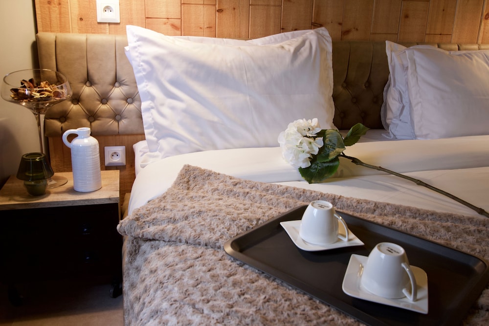 Deluxe Suite - Photo 1