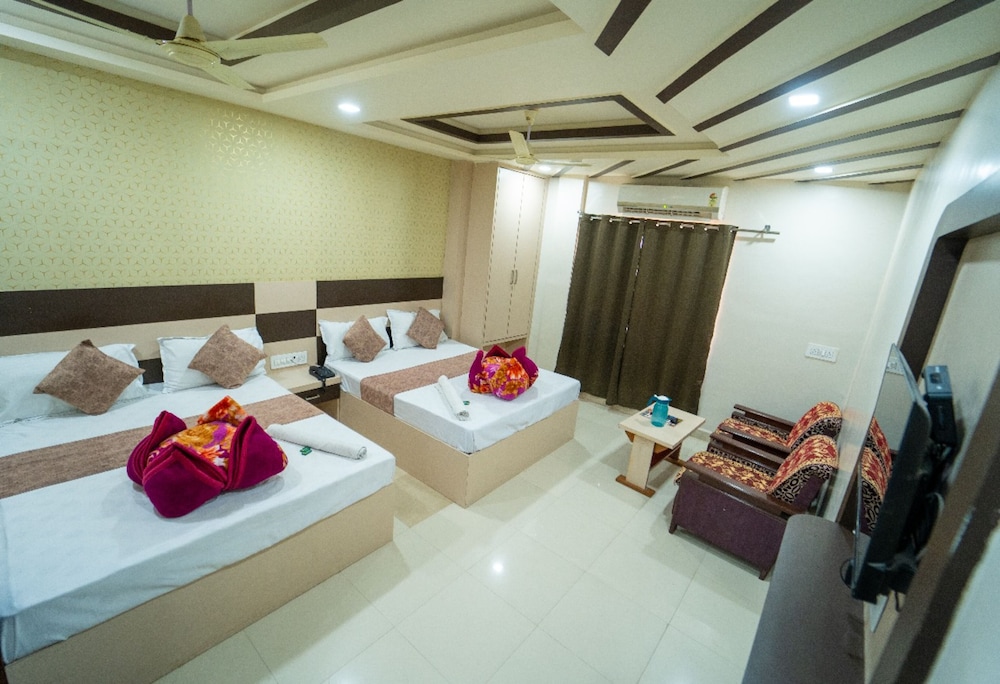 Deluxe Studio Suite, City View photo 1