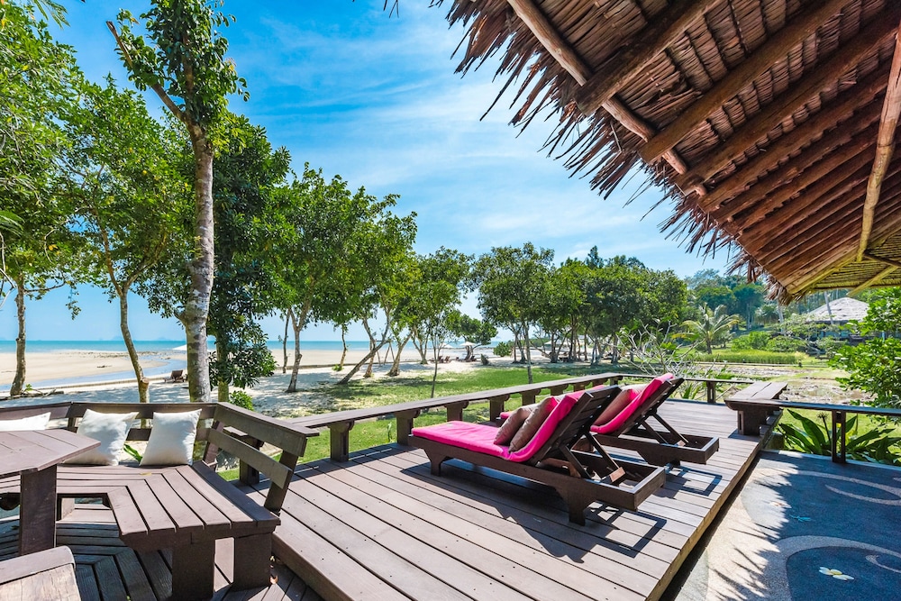 1 Bedroom Beach Front Villa - Photo 22