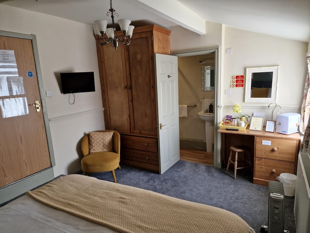 Classic Double Room, Ensuite, Garden View photo 2