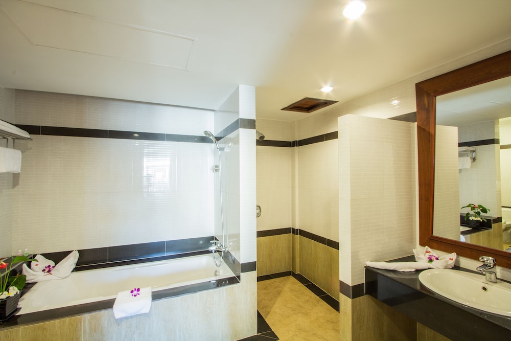 Deluxe Double or Twin Room, 1 Bedroom - Photo 2