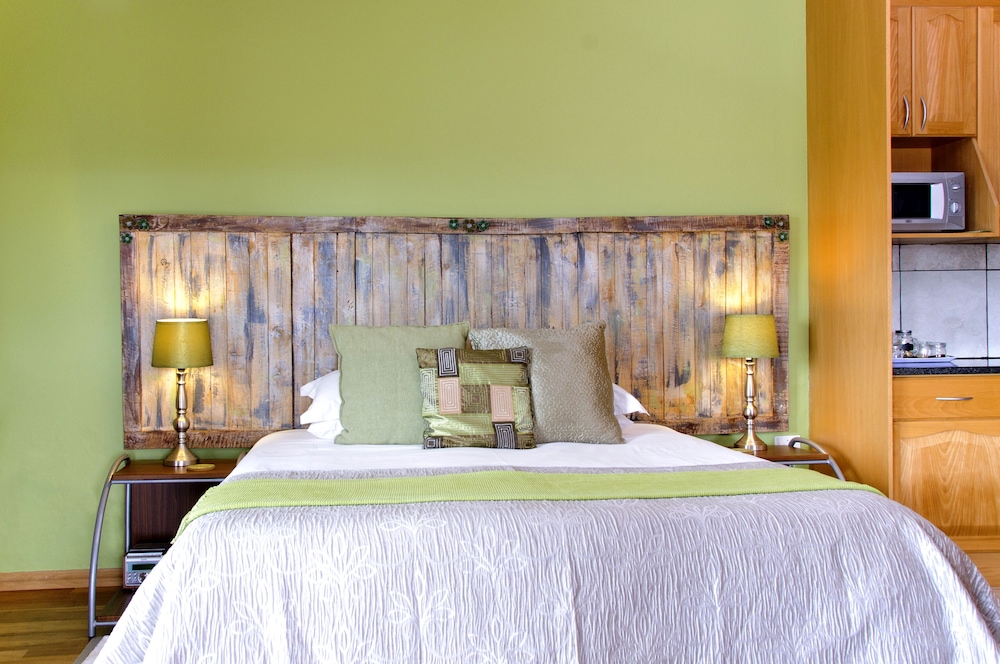 Luxury Double Room, 1 King Bed, Non Smoking, Mountain View photo 1
