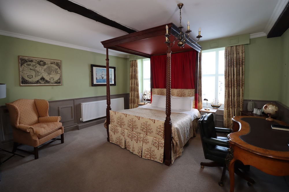 Lord Nelson Suite