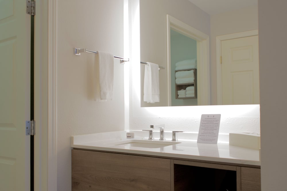 Suite, Multiple Beds - Photo 6