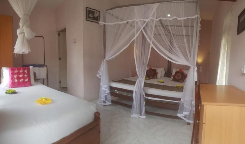 Basic Triple Room photo 1