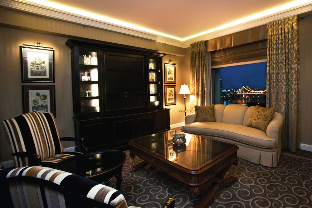 Stamford Suite - Photo 14