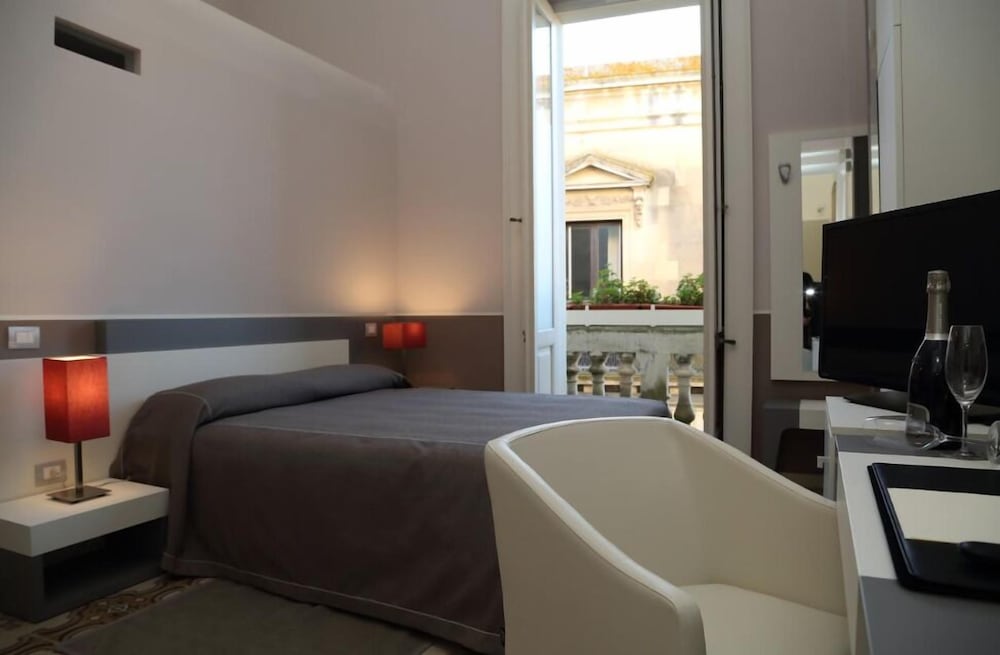 Standard Double or Twin Room photo 2