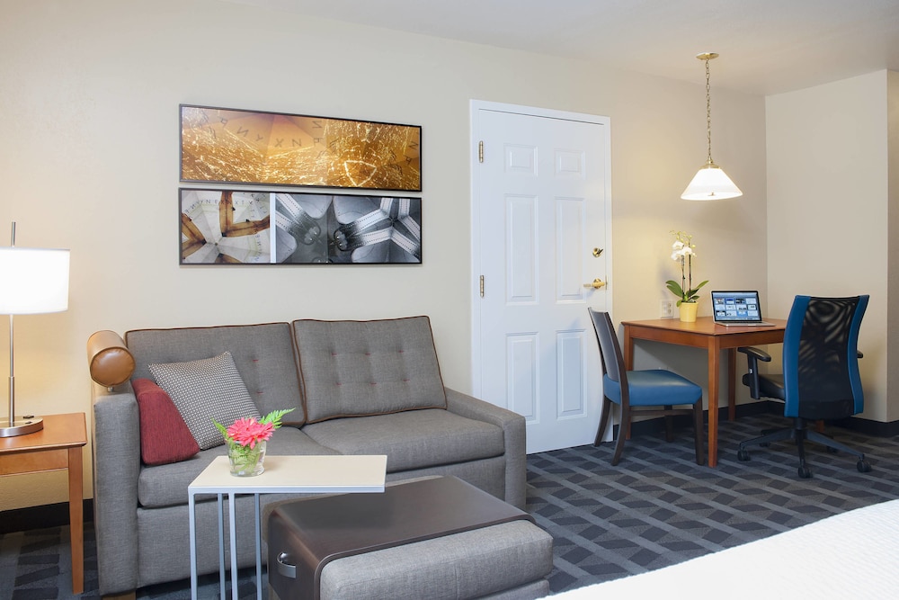 Studio Suite, 1 Queen Bed With Sofa Bed, Non Smoking photo 3