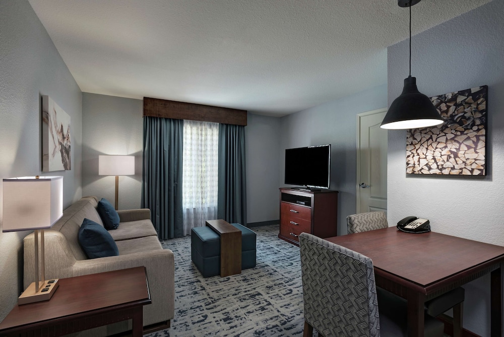 Suite, 2 Queen Beds, Accessible, Non Smoking (Mobility & Hearing, Roll-in Shower) - Photo 3