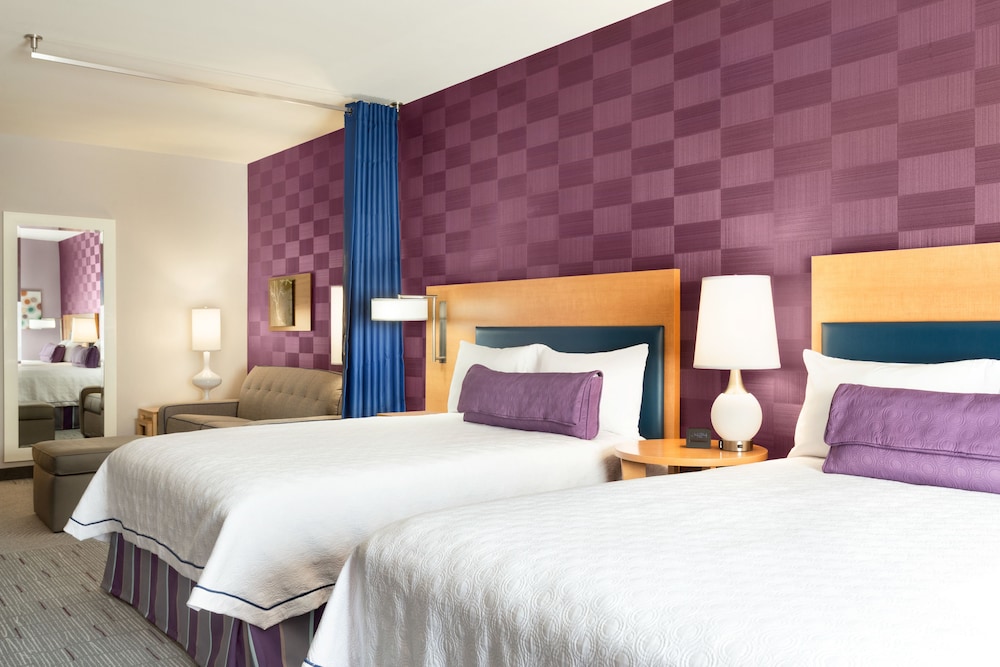 Studio, 2 Queen Beds, Accessible, Bathtub photo 3