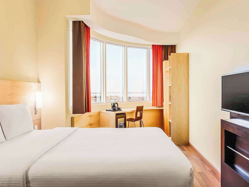 Junior Suite, 1 King Bed photo 2