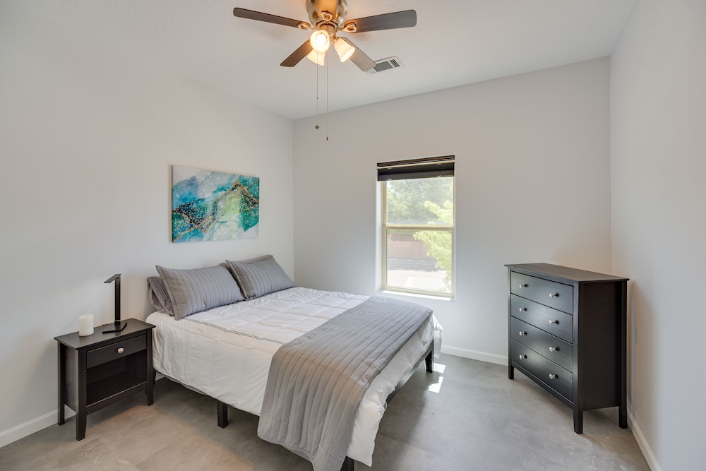 House (2 Bedrooms) photo 2