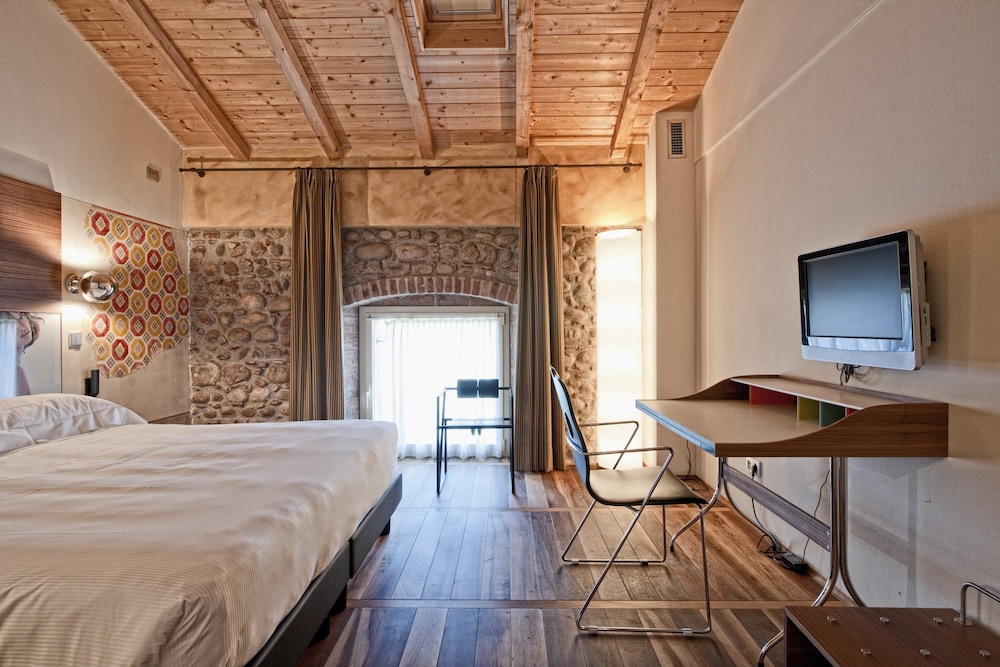Classic Double Room Single Use (no SPA access)