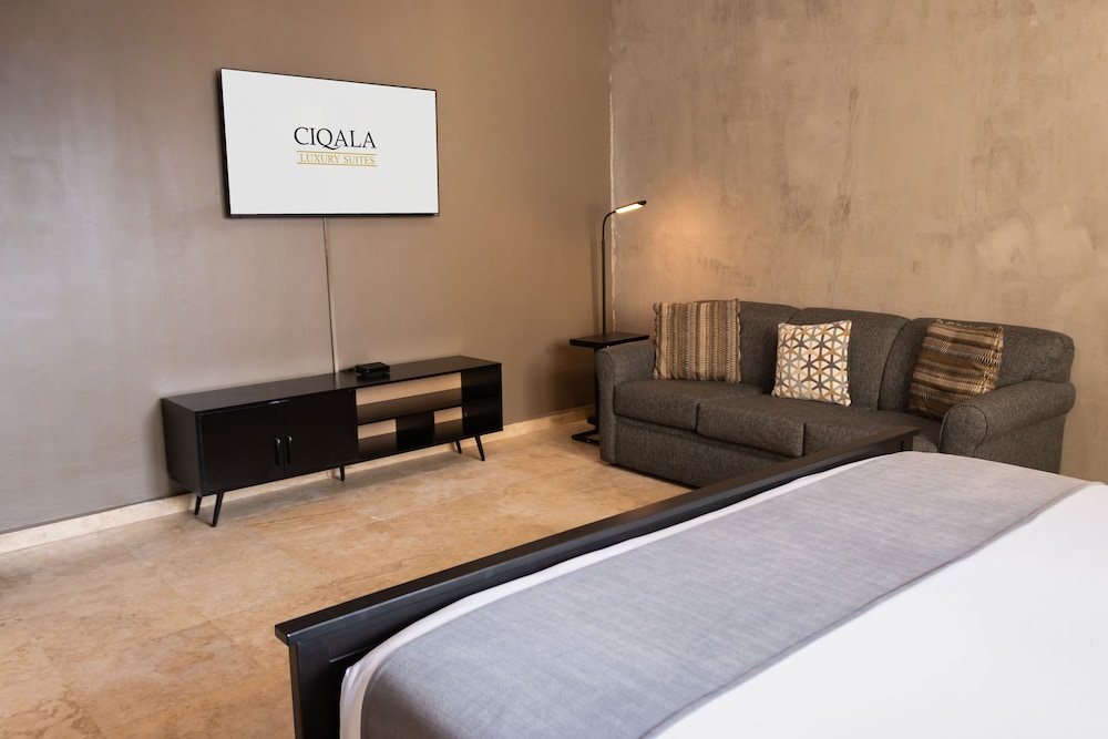 The Signature Suite - Photo 6