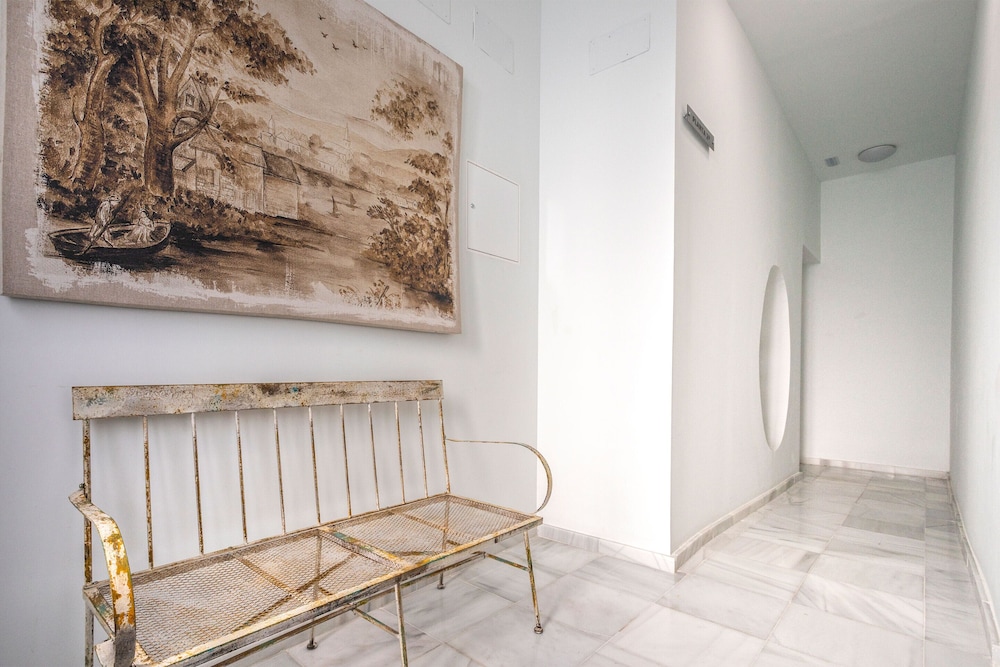 Beautiful 1 BD Apartment in the City Center Recaredo I, Photo 12