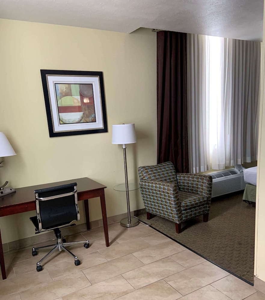 Suite, 2 Queen Beds, Accessible, Non Smoking - Photo 4