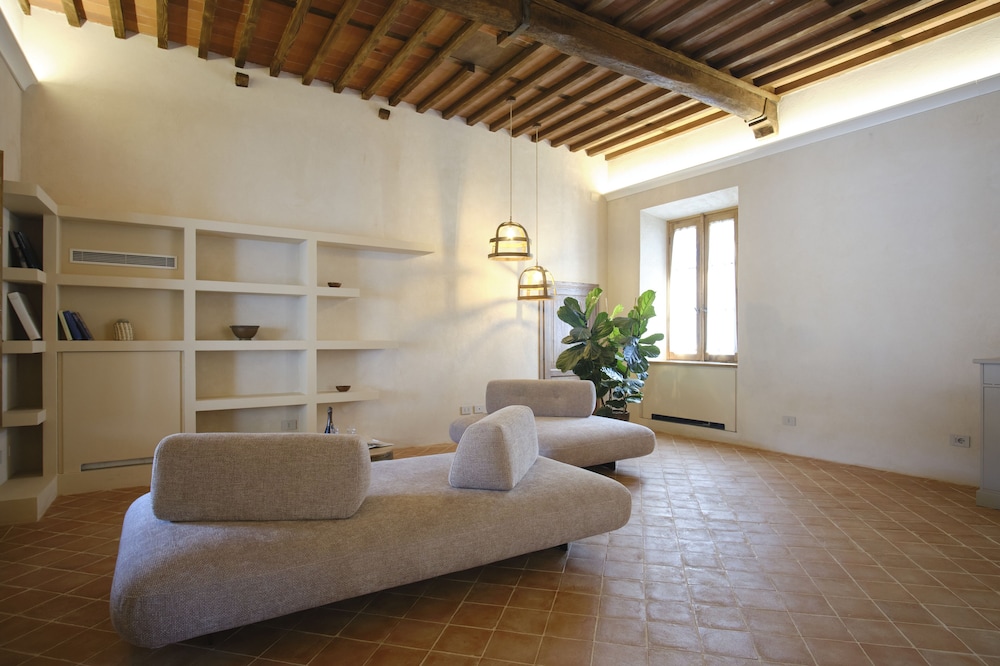 Premium Studio Suite photo 3
