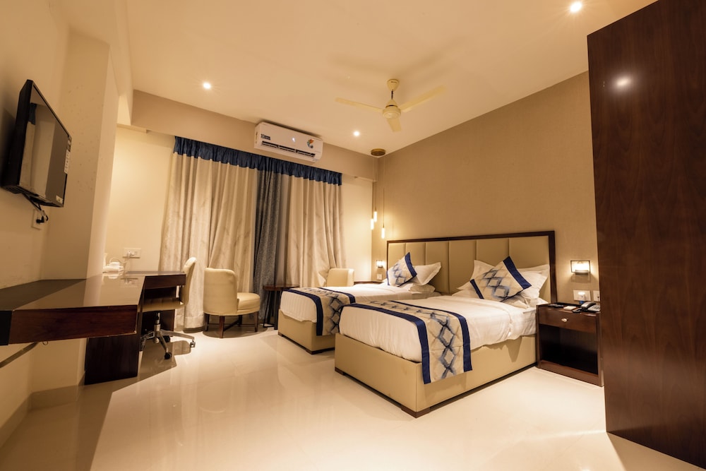 Deluxe Room - Photo 8