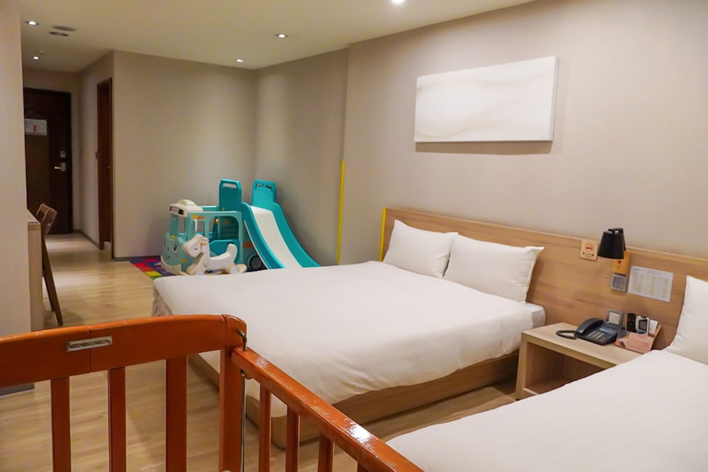 Family Quadruple Room photo 3