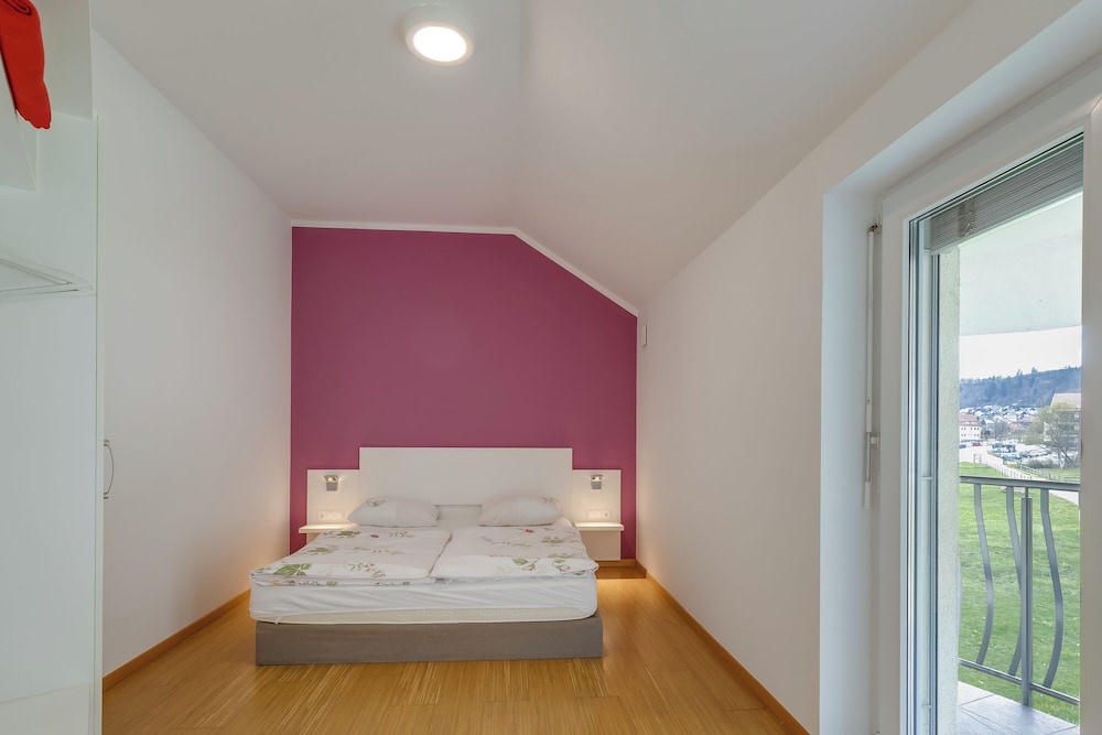 Family Apartment, 1 Bedroom, Mountainside (Wellness Suite Saffron) photo 3