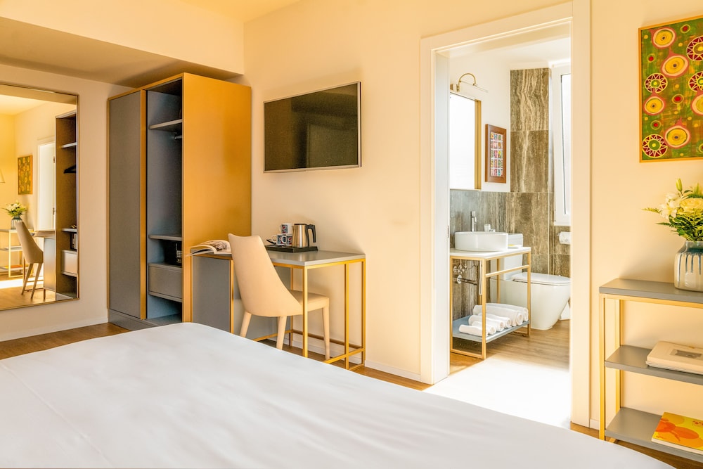Deluxe Double or Twin Room photo 3
