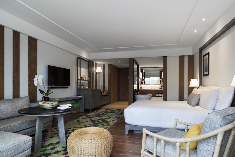 Deluxe Room, Ocean View photo 2