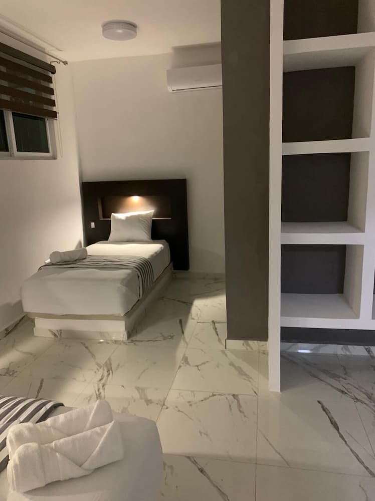 Basic Triple Room photo 3