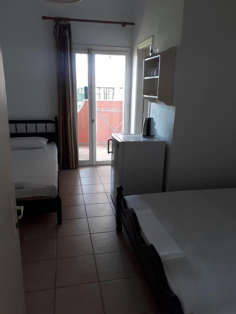 Triple Room, Valley View (Shared Balcony)