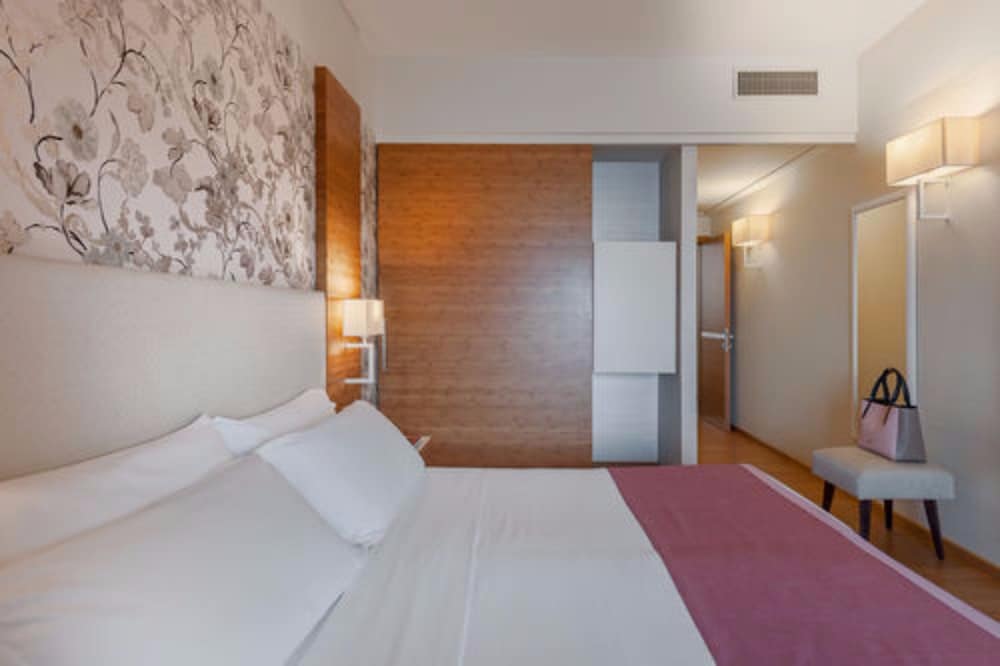 Standard Double Room - Photo 2