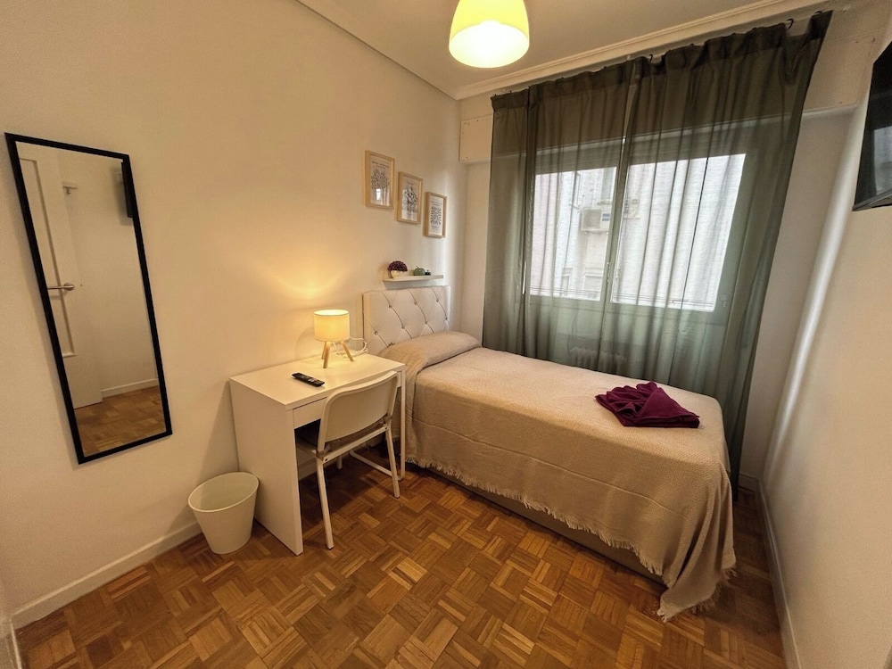 Classic Single Room, Shared Bathroom