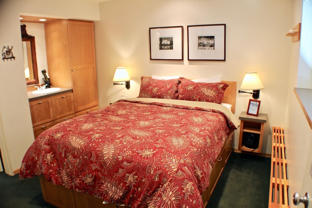 515 Preferred 1 Bedroom Unit photo 1