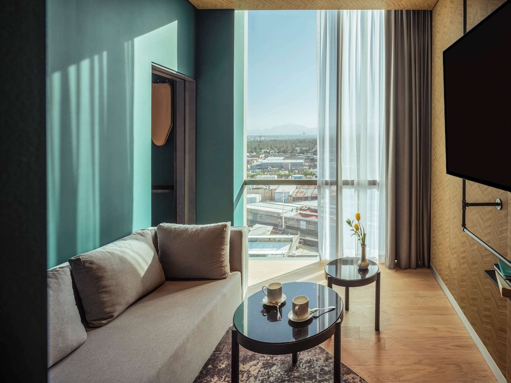 Suite, 1 King Bed (Master) - Photo 3