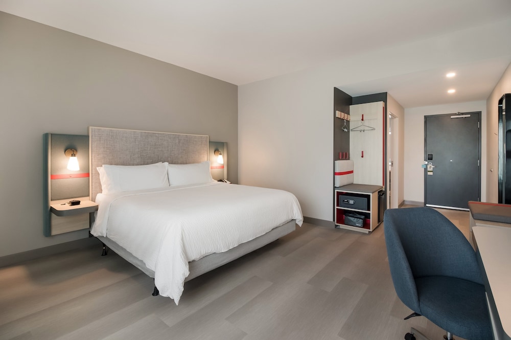 Standard Room, 1 King Bed - Photo 5
