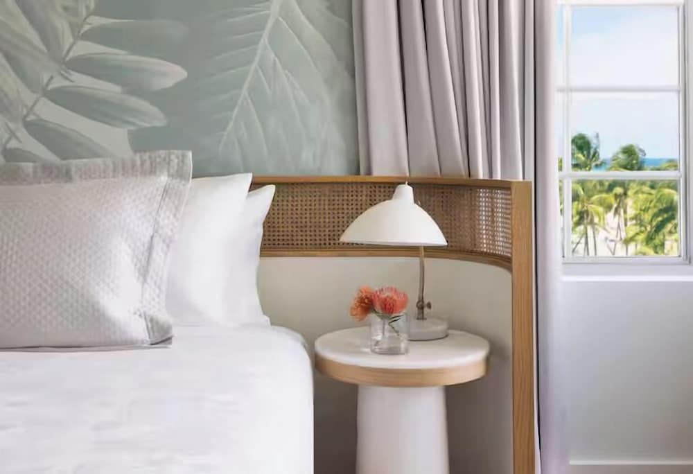 Deluxe Room, 1 King Bed with Sofa bed, Ocean View
