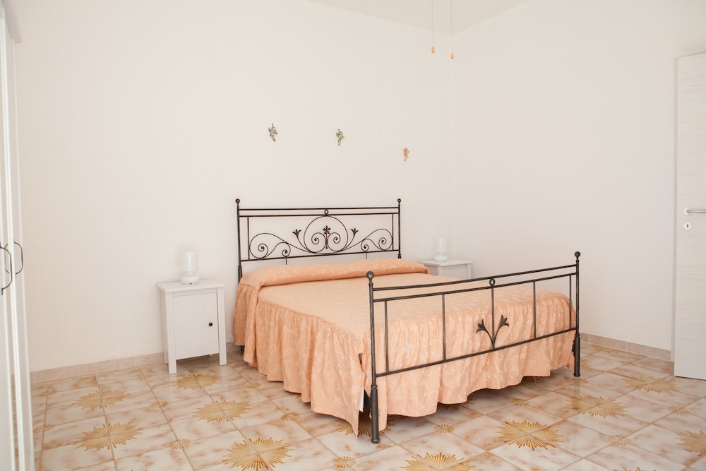 House, 1 Bedroom