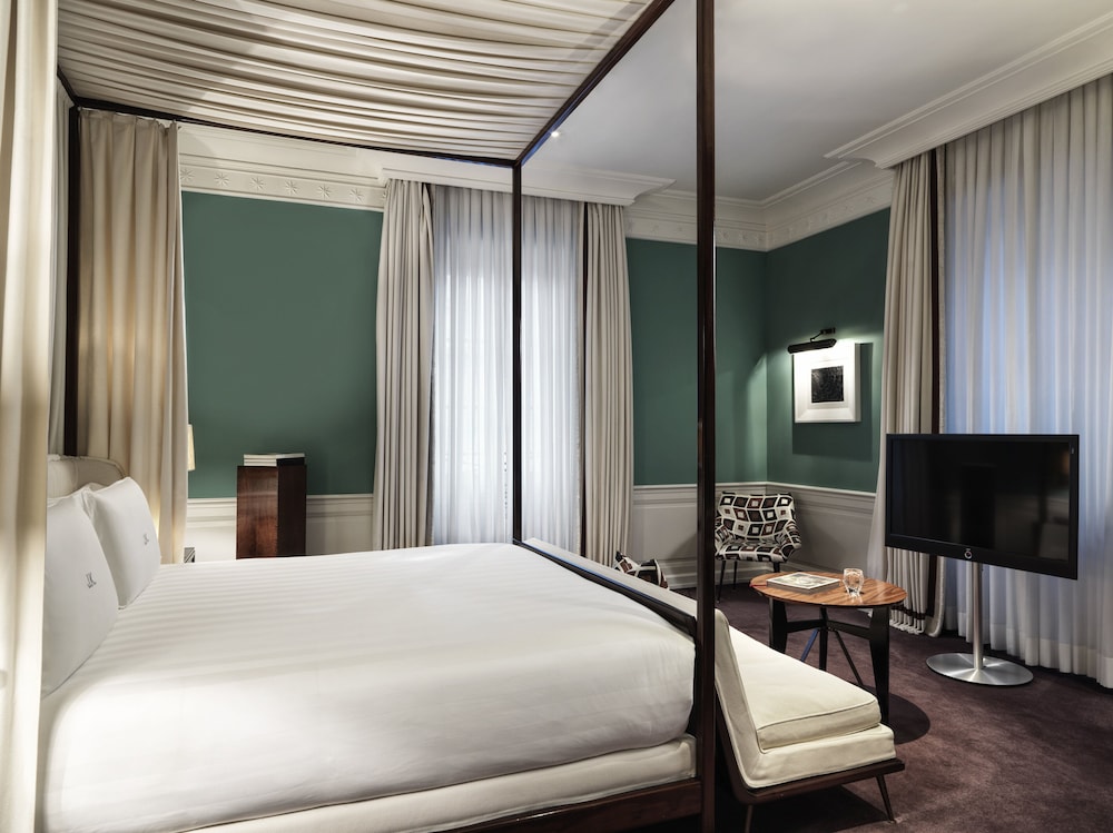 Room (Master) photo 2