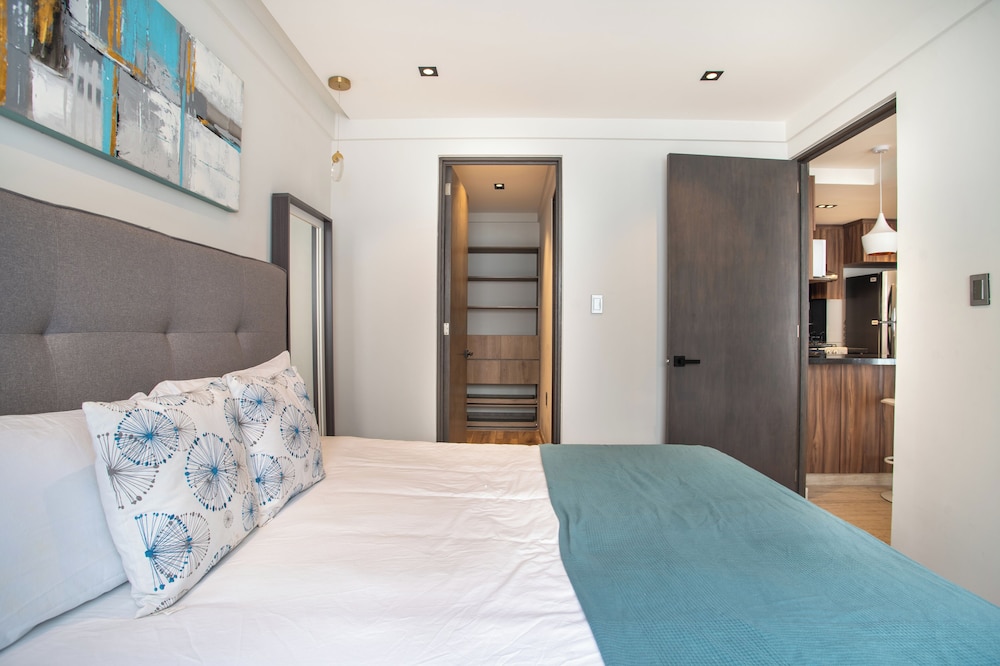 Deluxe Apartment, Multiple Beds, Kitchen, Courtyard View photo 2