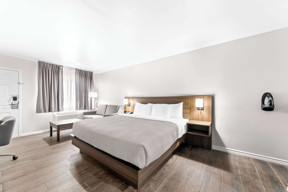 Room, 1 King Bed, Accessible, Non Smoking - Photo 2
