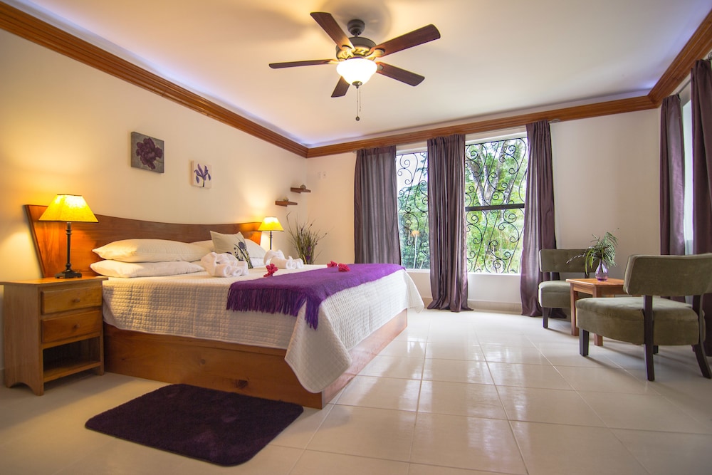 Standard Suite, 2 Queen Beds photo 2