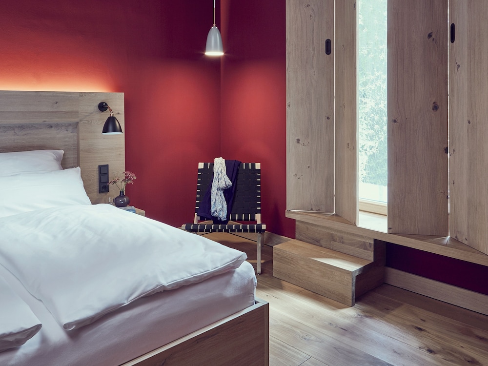 Superior Double Room, Garden View thumbnail 5