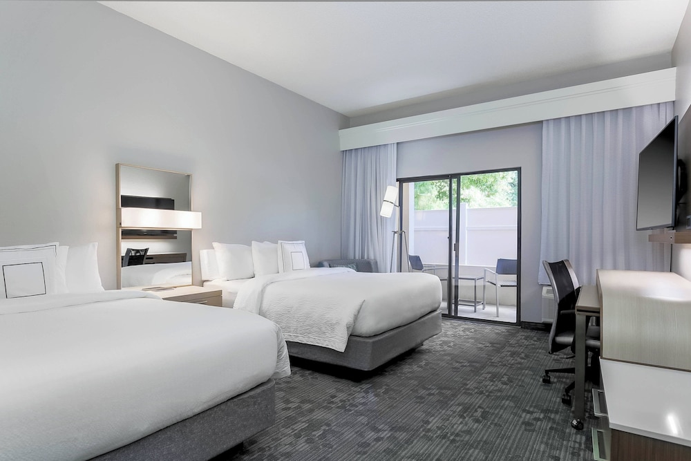 Room, 2 Queen Beds - Photo 1