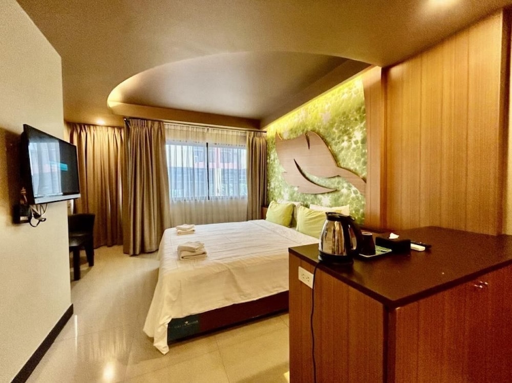 Deluxe Double Or Twin Room, Balcony, City View photo 2
