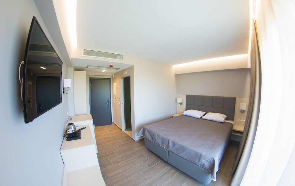 Deluxe Double Room - Photo 8