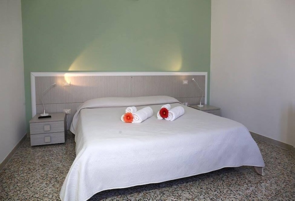Double Or Twin Room, Private Bathroom (External) photo 1